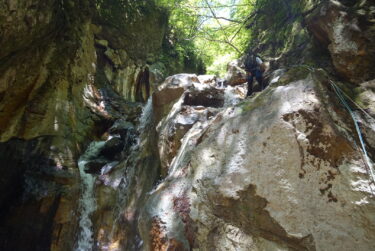 毒水沢で沢登りデビュー