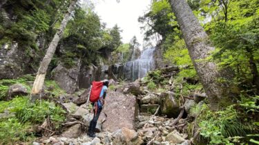 ヤクシ谷からの太郎平小屋