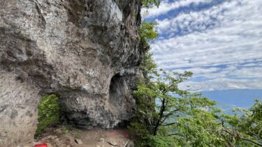 50ｍ懸垂下降　妙義山バリエーションルート　星穴岳