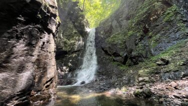 林道崩落の一之瀬川大常木谷でヤマメと遊ぶ