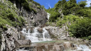 薬師沢小屋と赤木沢