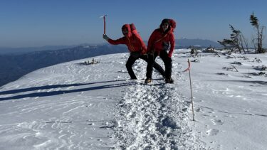 冬の燕山荘で一期一会のマーダーミステリー